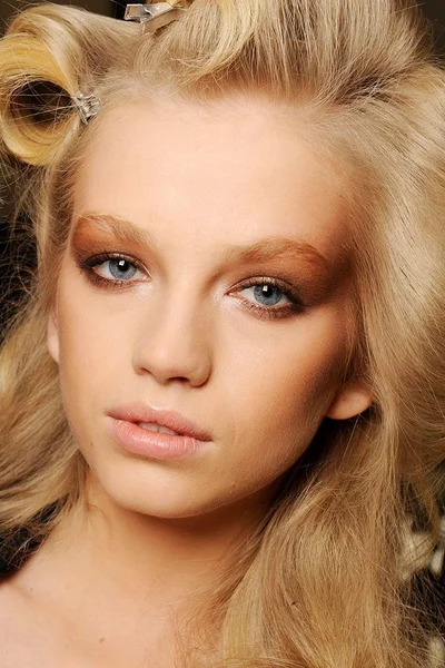 Look 10
